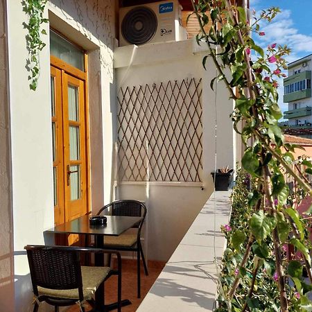 فلورا Godard Apartments المظهر الخارجي الصورة