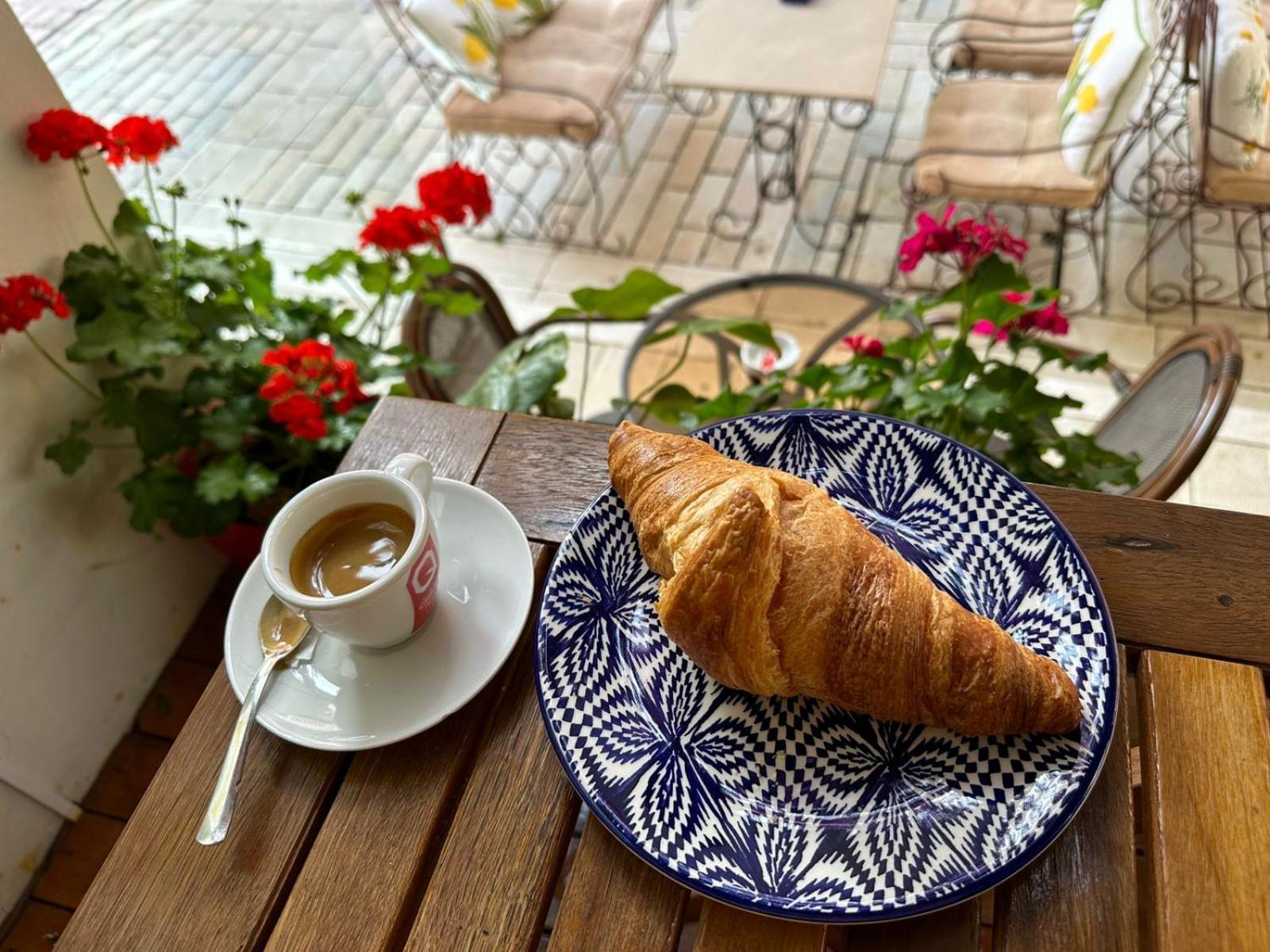 فلورا Godard Apartments المظهر الخارجي الصورة