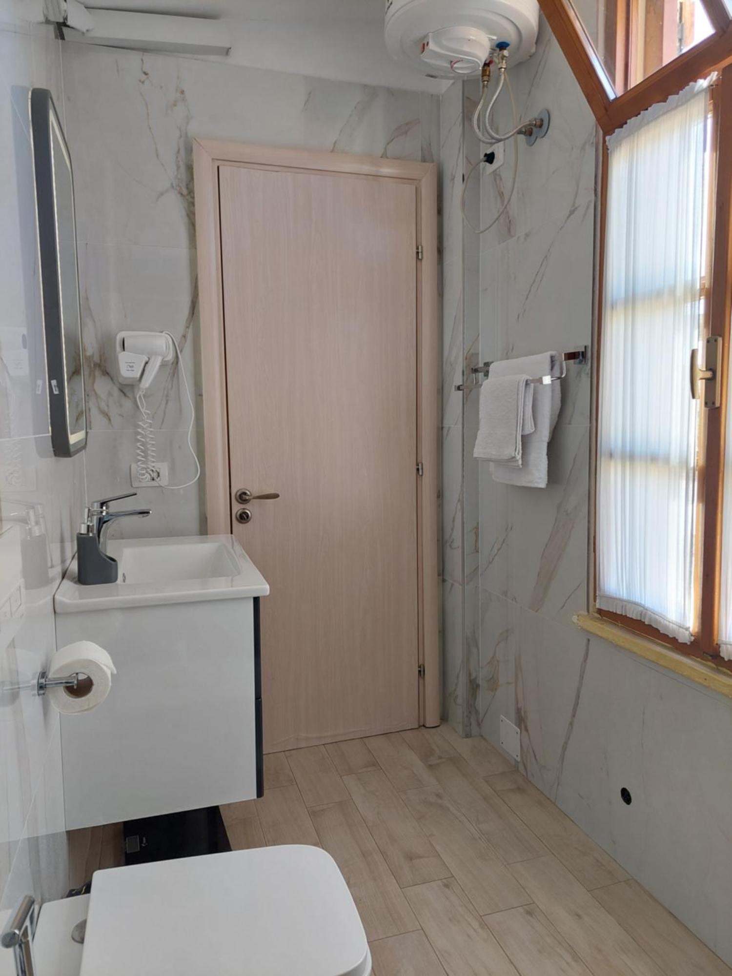 فلورا Godard Apartments المظهر الخارجي الصورة
