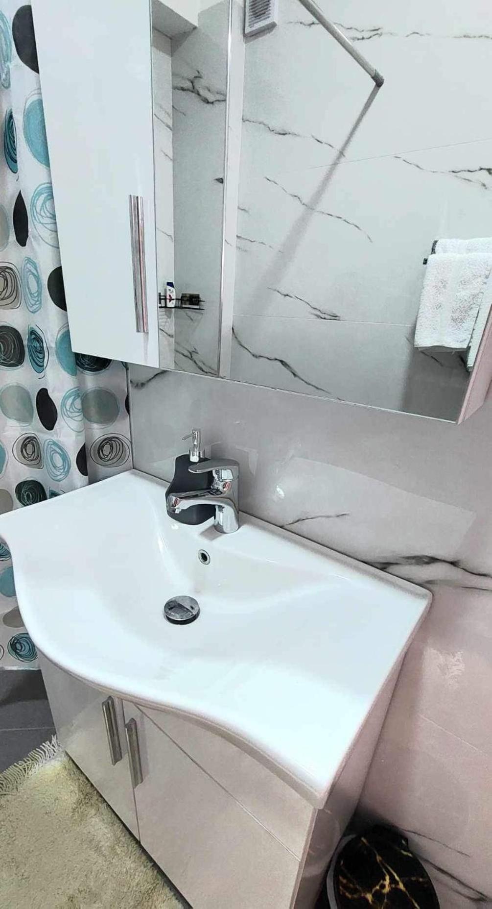 فلورا Godard Apartments المظهر الخارجي الصورة